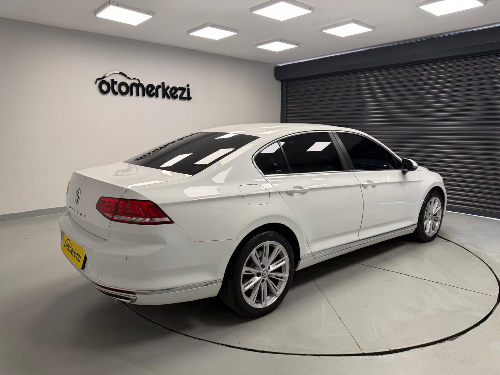 VOLKSWAGEN PASSAT 4